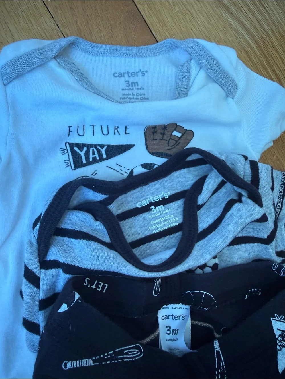 Carter’s onesie & pants set, size 3 month